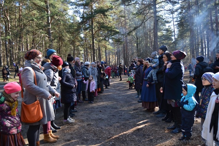 Brīvdabas muzejā kopā ar folkloras kopu 