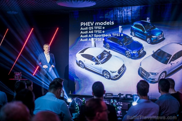 Audi pirmo reizi Rīgā 2.04.2019 prezentē pilnīgi elektrisku vāģi «Audi e-tron» 250337