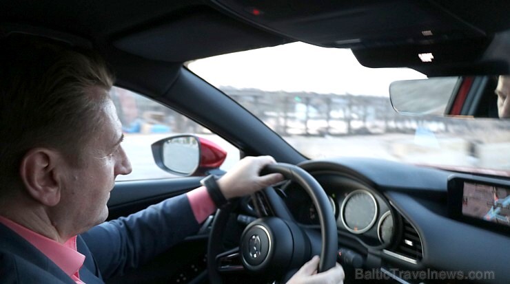 Travelnews.lv apceļo Dobeli, Īli un Rīgu ar jauno «Mazda3» 251207