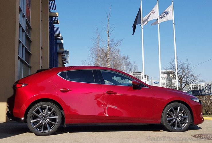 Travelnews.lv apceļo Dobeli, Īli un Rīgu ar jauno «Mazda3» 251210