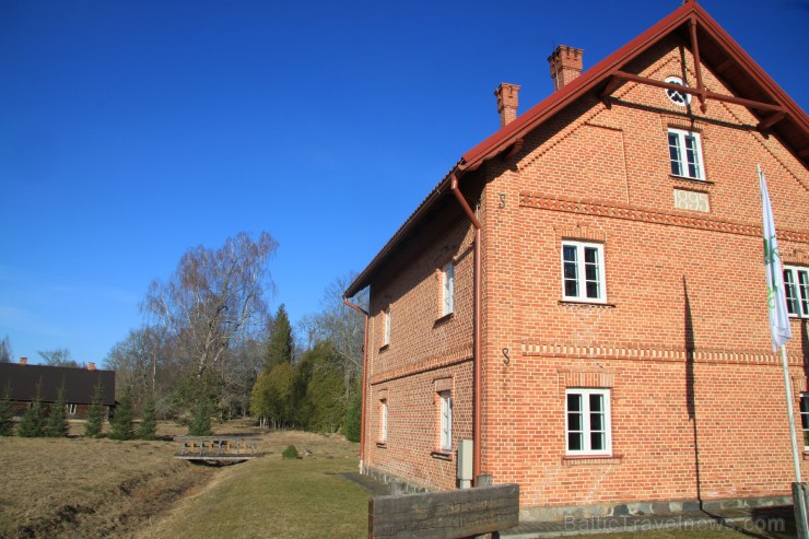 1905.gada nemieru laikā Čiekurkaltē, mežsargu apsargāti, slēpās apkārtnes muižkungi. Šodien kalte ir Latvijas Valts Mežu pārvaldībā. 1905.gada nemieru laikā Čiekurkaltē, mežsargu apsargāti, slēpās apkārtnes muižkungi. Šodien kalte ir Latvijas Valts Mežu pārvaldībā. 251361