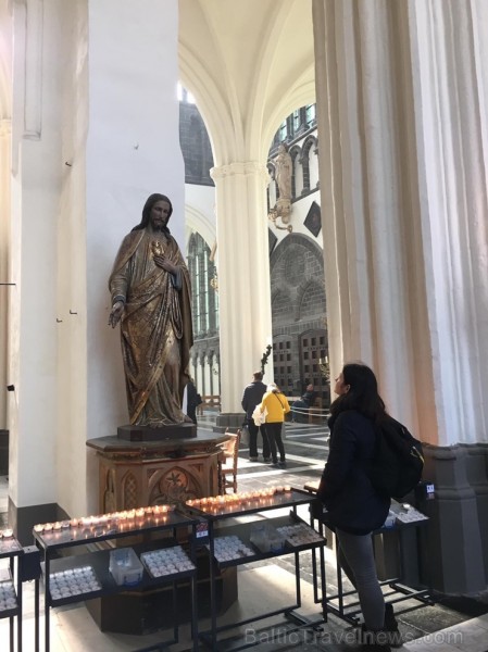 Latviešu ceļotāji, dodoties uz Nīderlandes plašajiem tulpju laukiem, izbauda arī Beļģijas vēsturisko pilsētu Brigi Latviešu ceļotāji, dodoties uz Nīderlandes plašajiem tulpju laukiem, izbauda arī Beļģijas vēsturisko pilsētu Brigi 252434