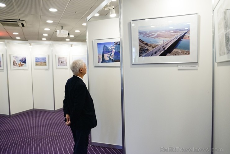 Latvijā pirmo reizi viesnīcā Radisson Blu Hotel Latvija apskatāma foto izstāde, kas veltīta Ķīnas etnisko minoritāšu dzīves veida un paražu daudzveidī Latvijā pirmo reizi viesnīcā Radisson Blu Hotel Latvija apskatāma foto izstāde, kas veltīta Ķīnas etnisko minoritāšu dzīves veida un paražu daudzveidī 253617