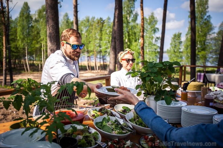 Pavadi neaizmirstamu laiku kopā ar draugiem vai ģimeni gardākajā vakara grill-brančā skaistākajā Pierīgas terasē Hotel Baltvilla, kuru atklās 24.05.20 Pavadi neaizmirstamu laiku kopā ar draugiem vai ģimeni gardākajā vakara grill-brančā skaistākajā Pierīgas terasē Hotel Baltvilla, kuru atklās 24.05.20 254643
