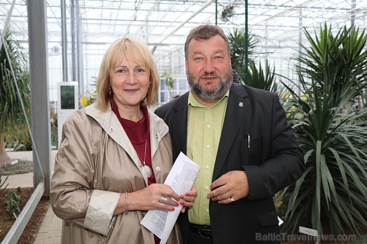 Kafijas vairumtirgotājs «Paulig Coffee Latvia» kafijas biezumus vedīs pētnieku eksperimentiem sadarbībā ar Nacionālā botāniskā dārzu un «Eco Baltia» Kafijas vairumtirgotājs «Paulig Coffee Latvia» kafijas biezumus vedīs pētnieku eksperimentiem sadarbībā ar Nacionālā botāniskā dārzu un «Eco Baltia» 255456