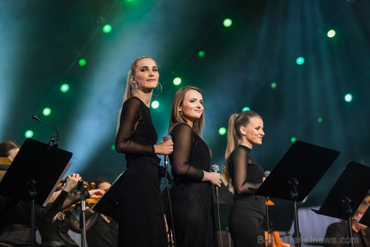 Ar krāšņu Maestro Raimonda Paula kino mūzikas koncertu Jūrmalā atklāj 2019. gada Dzintaru koncertzāles vasaras sezonu Ar krāšņu Maestro Raimonda Paula kino mūzikas koncertu Jūrmalā atklāj 2019. gada Dzintaru koncertzāles vasaras sezonu 255718