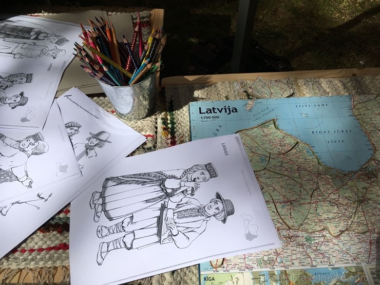 Latvijas Etnogrāfiskajā brīvdabas muzejā no 1. līdz 2. jūnijam jau 49. rīkoja Latviešu tautas lietišķās mākslas darinājumu Gadatirgu, kas pulcēja Latv Latvijas Etnogrāfiskajā brīvdabas muzejā no 1. līdz 2. jūnijam jau 49. rīkoja Latviešu tautas lietišķās mākslas darinājumu Gadatirgu, kas pulcēja Latv 256173