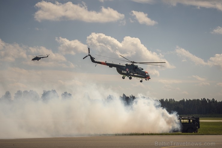 Aviācijas bāzē Lielvārdē 8.06.2019. norisinājās aviācijas paraugdemonstrējumi, kas veltīti Gaisa spēku simtgadei Aviācijas bāzē Lielvārdē 8.06.2019. norisinājās aviācijas paraugdemonstrējumi, kas veltīti Gaisa spēku simtgadei 256503