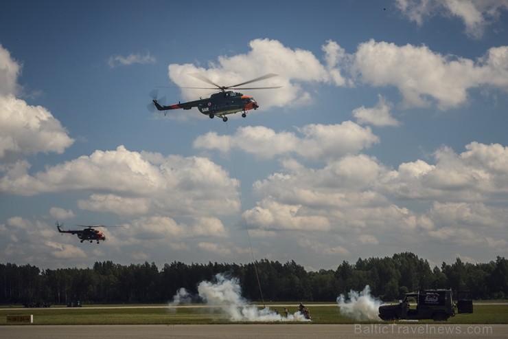 Aviācijas bāzē Lielvārdē 8.06.2019. norisinājās aviācijas paraugdemonstrējumi, kas veltīti Gaisa spēku simtgadei Aviācijas bāzē Lielvārdē 8.06.2019. norisinājās aviācijas paraugdemonstrējumi, kas veltīti Gaisa spēku simtgadei 256521
