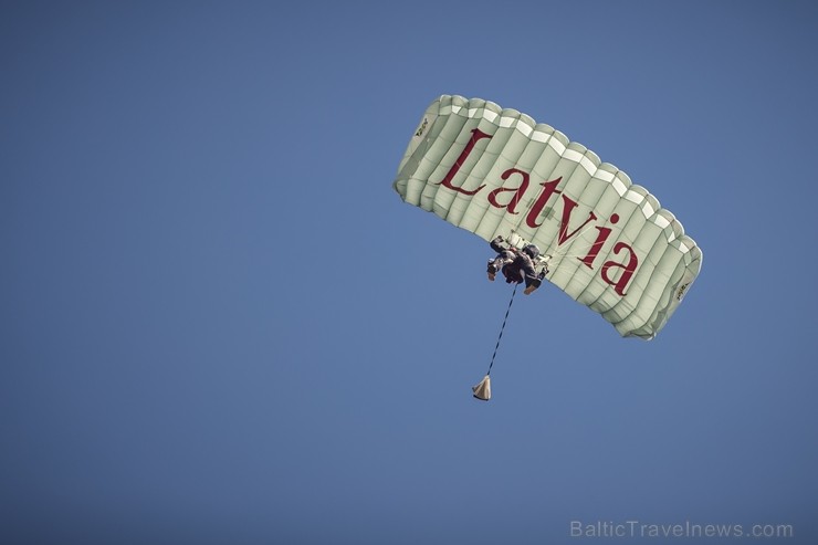 Aviācijas bāzē Lielvārdē 8.06.2019. norisinājās aviācijas paraugdemonstrējumi, kas veltīti Gaisa spēku simtgadei Aviācijas bāzē Lielvārdē 8.06.2019. norisinājās aviācijas paraugdemonstrējumi, kas veltīti Gaisa spēku simtgadei 256535