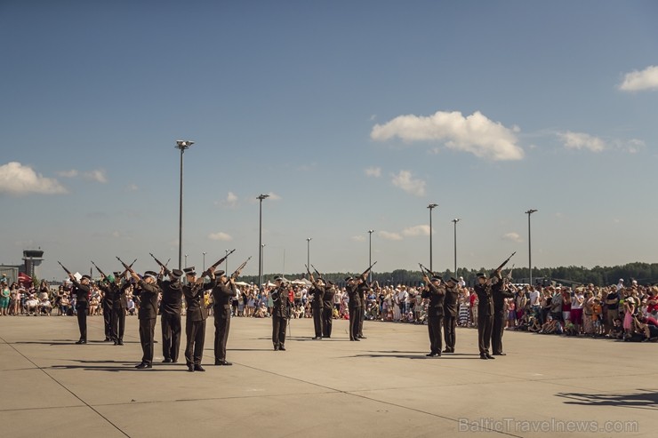 Aviācijas bāzē Lielvārdē 8.06.2019. norisinājās aviācijas paraugdemonstrējumi, kas veltīti Gaisa spēku simtgadei Aviācijas bāzē Lielvārdē 8.06.2019. norisinājās aviācijas paraugdemonstrējumi, kas veltīti Gaisa spēku simtgadei 256545