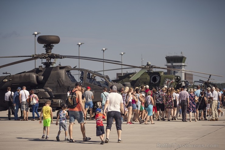 Aviācijas bāzē Lielvārdē 8.06.2019. norisinājās aviācijas paraugdemonstrējumi, kas veltīti Gaisa spēku simtgadei Aviācijas bāzē Lielvārdē 8.06.2019. norisinājās aviācijas paraugdemonstrējumi, kas veltīti Gaisa spēku simtgadei 256547