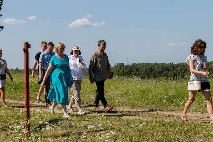 Ar krāšņu svētku atklāšanas programmu Alūksnes pusē atklātas Veclaicenes aizsargājamo ainavu apvidū izveidotās Dabas mājas un pašapkalpošanās tūrisma Ar krāšņu svētku atklāšanas programmu Alūksnes pusē atklātas Veclaicenes aizsargājamo ainavu apvidū izveidotās Dabas mājas un pašapkalpošanās tūrisma 256751