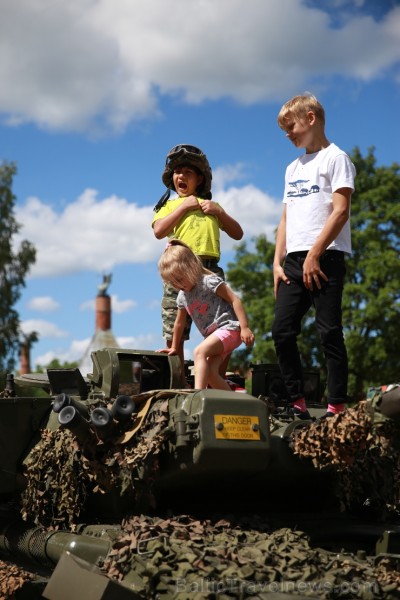 Cēsīs ar plašu pasākumu programmu 22.06.2019 svinēja Latvijas Uzvaras dienu, atceroties Cēsu kauju notikumus pirms 100 gadiem Cēsīs ar plašu pasākumu programmu 22.06.2019 svinēja Latvijas Uzvaras dienu, atceroties Cēsu kauju notikumus pirms 100 gadiem 257536