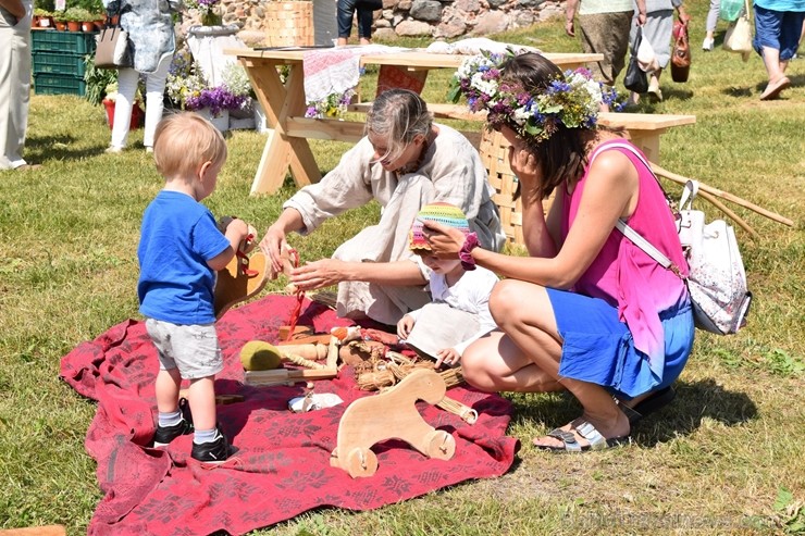 Ludzas pilskalnā notika kultūrvēstures festivāls Ludzas pilskalnā notika kultūrvēstures festivāls