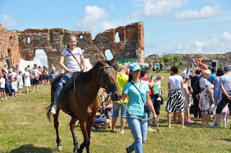 Ludzas pilskalnā notika kultūrvēstures festivāls Ludzas pilskalnā notika kultūrvēstures festivāls