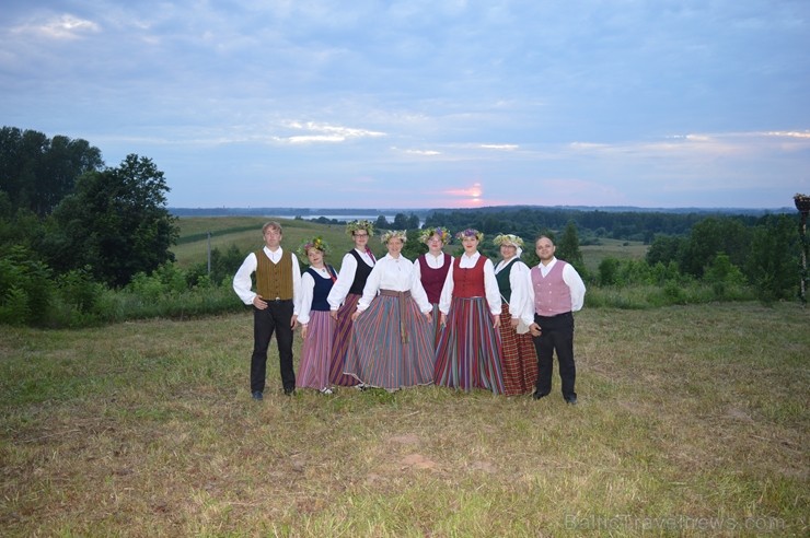 Ar ielīgošanas rituāliem, lustēm un dančiem Višķu pagasta estrādē aizritējis ikgadējais pasākums Ar ielīgošanas rituāliem, lustēm un dančiem Višķu pagasta estrādē aizritējis ikgadējais pasākums
