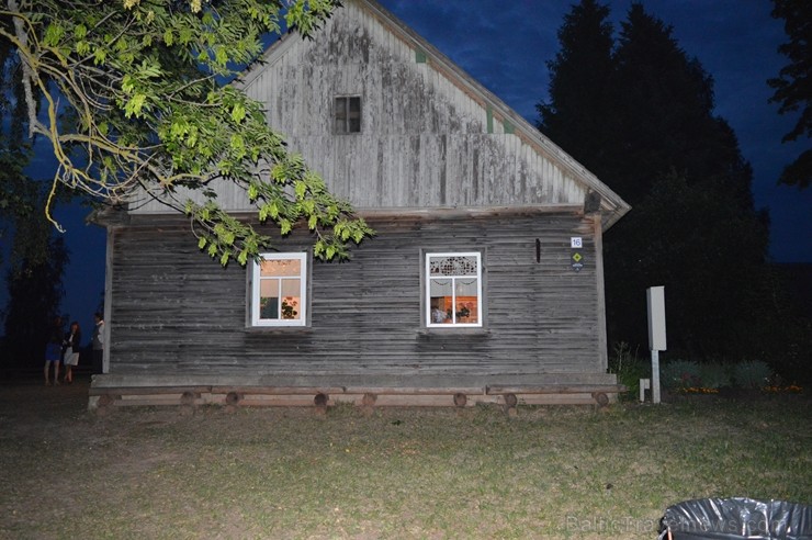 Ar ielīgošanas rituāliem, lustēm un dančiem Višķu pagasta estrādē aizritējis ikgadējais pasākums Ar ielīgošanas rituāliem, lustēm un dančiem Višķu pagasta estrādē aizritējis ikgadējais pasākums