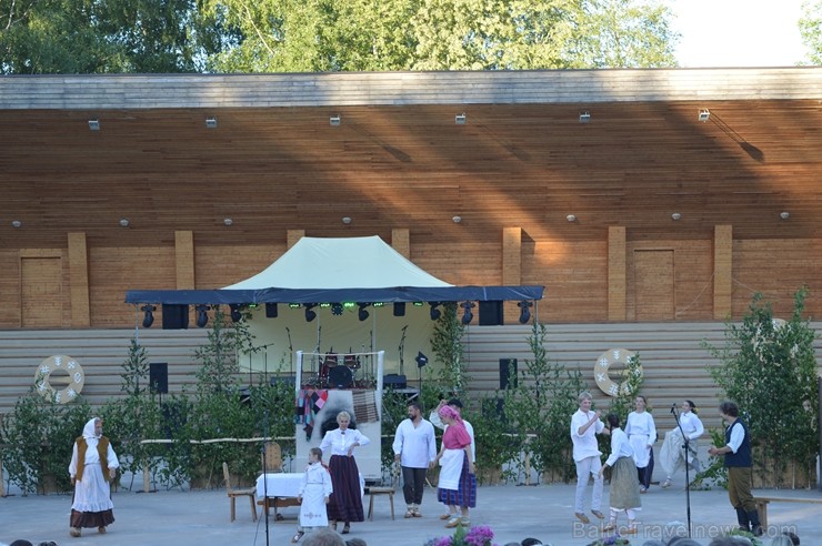 Ar ielīgošanas rituāliem, lustēm un dančiem Višķu pagasta estrādē aizritējis ikgadējais pasākums Ar ielīgošanas rituāliem, lustēm un dančiem Višķu pagasta estrādē aizritējis ikgadējais pasākums