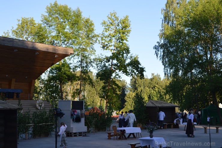 Ar ielīgošanas rituāliem, lustēm un dančiem Višķu pagasta estrādē aizritējis ikgadējais pasākums Ar ielīgošanas rituāliem, lustēm un dančiem Višķu pagasta estrādē aizritējis ikgadējais pasākums