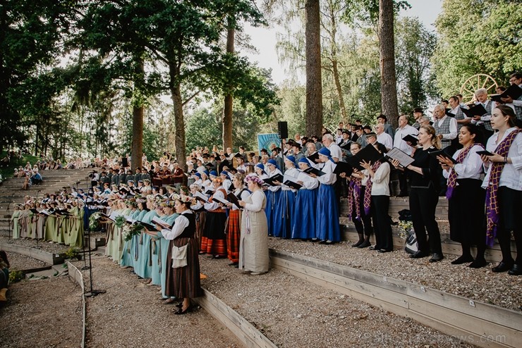 Šogad aprit 155. gadskārta kopš pirmajām dziesmu dienām, kas norisinājās Valmieras pusē - Dikļos Šogad aprit 155. gadskārta kopš pirmajām dziesmu dienām, kas norisinājās Valmieras pusē - Dikļos 258171