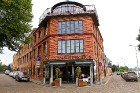 Travelnews.lv izbauda Pārdaugavas restorānu «Hercogs Fabrika» piedāvājumu uz plosta