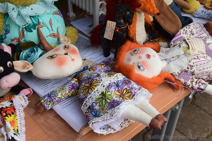 Daugavpilī notiekošā festivāla apmeklētājiem bija iespēja apskatīt unikālas izstādes un piedalīties daudzveidīgajās meistarklasēs Daugavpilī notiekošā festivāla apmeklētājiem bija iespēja apskatīt unikālas izstādes un piedalīties daudzveidīgajās meistarklasēs 258305
