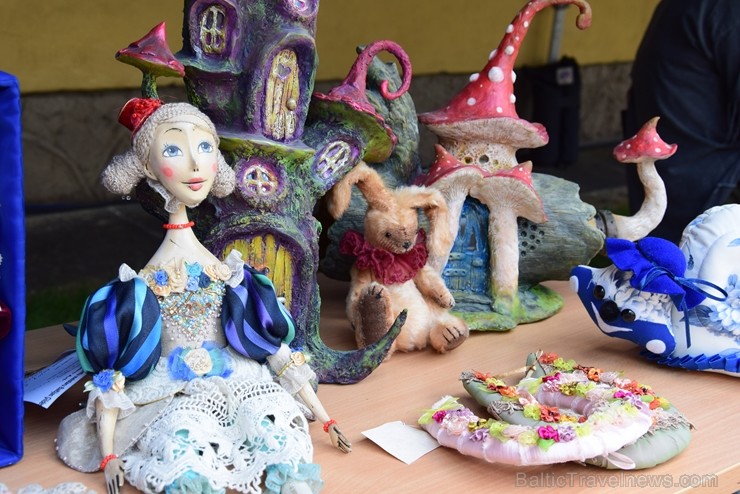Daugavpilī notiekošā festivāla apmeklētājiem bija iespēja apskatīt unikālas izstādes un piedalīties daudzveidīgajās meistarklasēs Daugavpilī notiekošā festivāla apmeklētājiem bija iespēja apskatīt unikālas izstādes un piedalīties daudzveidīgajās meistarklasēs 258306