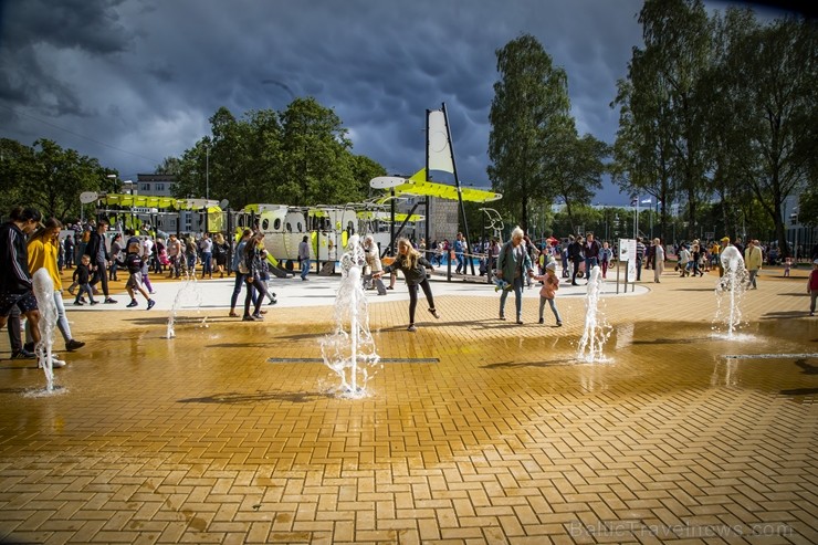 Ar vērienīgu svētku programmu, ekstrēmo sporta veidu paraugdemonstrējumiem un īpaši lielu svētku torti Rīgā atklāj Imantas sporta centru Ar vērienīgu svētku programmu, ekstrēmo sporta veidu paraugdemonstrējumiem un īpaši lielu svētku torti Rīgā atklāj Imantas sporta centru 258372