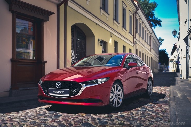 Vienam no kompaktās klases hečbekiem Mazda3 ir dvīņubrālis, kuru droši var saukt par vienu no skaistākajiem kompaktās klases sedaniem Vienam no kompaktās klases hečbekiem Mazda3 ir dvīņubrālis, kuru droši var saukt par vienu no skaistākajiem kompaktās klases sedaniem 258417
