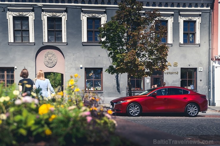 Vienam no kompaktās klases hečbekiem Mazda3 ir dvīņubrālis, kuru droši var saukt par vienu no skaistākajiem kompaktās klases sedaniem Vienam no kompaktās klases hečbekiem Mazda3 ir dvīņubrālis, kuru droši var saukt par vienu no skaistākajiem kompaktās klases sedaniem 258422