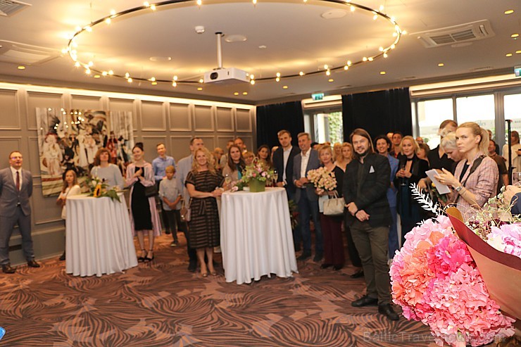 Jaunā māksliniece Agate Bernāne rīko personālo izstādi viesnīcā «Grand Poet by Semarah Hotels» 258846