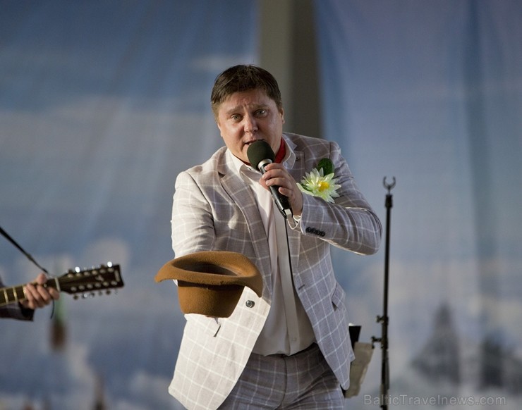 Muzikālā izrāde «Čikāgas piecīši. Leģendu atgriešanās» apceļo Latvijas pilsētas un mazpilsētas. Foto: Andris Zemels Muzikālā izrāde «Čikāgas piecīši. Leģendu atgriešanās» apceļo Latvijas pilsētas un mazpilsētas. Foto: Andris Zemels 259314