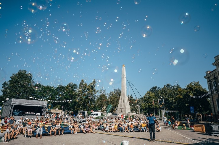 Cēsis aktīvi svin pilsētas svētkus «Cēsis 813» 259402