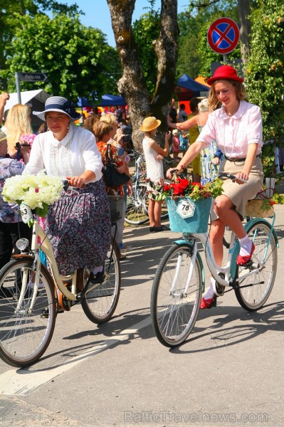 Mazsalacā reizē ar pilsētas svētkiem jau devīto gadu svin Mazsalacā dzimušā amatnieka, velosipēdu izgatavotāja Gustava Ērenpreisa jubileju Mazsalacā reizē ar pilsētas svētkiem jau devīto gadu svin Mazsalacā dzimušā amatnieka, velosipēdu izgatavotāja Gustava Ērenpreisa jubileju 259612