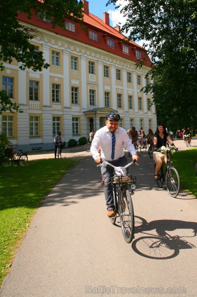 Mazsalacā reizē ar pilsētas svētkiem jau devīto gadu svin Mazsalacā dzimušā amatnieka, velosipēdu izgatavotāja Gustava Ērenpreisa jubileju Mazsalacā reizē ar pilsētas svētkiem jau devīto gadu svin Mazsalacā dzimušā amatnieka, velosipēdu izgatavotāja Gustava Ērenpreisa jubileju 259621