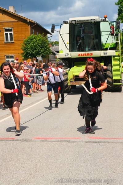 Mazsalacā reizē ar pilsētas svētkiem jau devīto gadu svin Mazsalacā dzimušā amatnieka, velosipēdu izgatavotāja Gustava Ērenpreisa jubileju Mazsalacā reizē ar pilsētas svētkiem jau devīto gadu svin Mazsalacā dzimušā amatnieka, velosipēdu izgatavotāja Gustava Ērenpreisa jubileju 259626