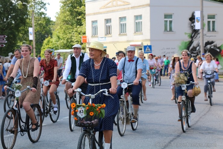 Mazsalacā reizē ar pilsētas svētkiem jau devīto gadu svin Mazsalacā dzimušā amatnieka, velosipēdu izgatavotāja Gustava Ērenpreisa jubileju Mazsalacā reizē ar pilsētas svētkiem jau devīto gadu svin Mazsalacā dzimušā amatnieka, velosipēdu izgatavotāja Gustava Ērenpreisa jubileju 259636