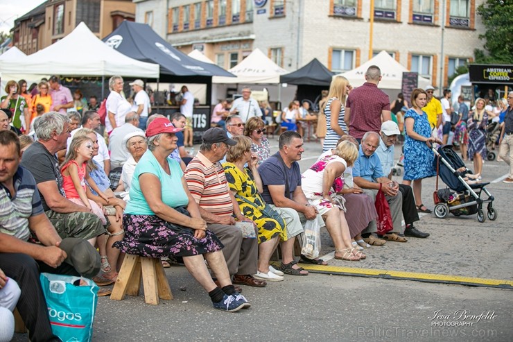 Jau divdesmit ceturto reizi Kuldīgā ar plašu pasākumu klāstu svinēja festivālu Jau divdesmit ceturto reizi Kuldīgā ar plašu pasākumu klāstu svinēja festivālu