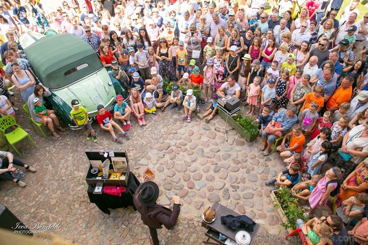 Jau divdesmit ceturto reizi Kuldīgā ar plašu pasākumu klāstu svinēja festivālu Jau divdesmit ceturto reizi Kuldīgā ar plašu pasākumu klāstu svinēja festivālu