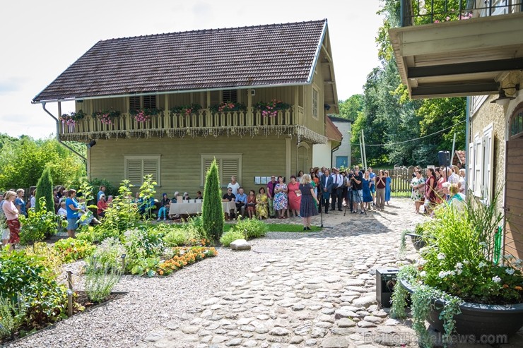 Valmierā nosvinēta pilsētas 736. Dzimšanas diena ar tradicionālām un jaunām aktivitātēm, kas iepriecinājušas ikvienu svētku dalībnieku Valmierā nosvinēta pilsētas 736. Dzimšanas diena ar tradicionālām un jaunām aktivitātēm, kas iepriecinājušas ikvienu svētku dalībnieku 260110