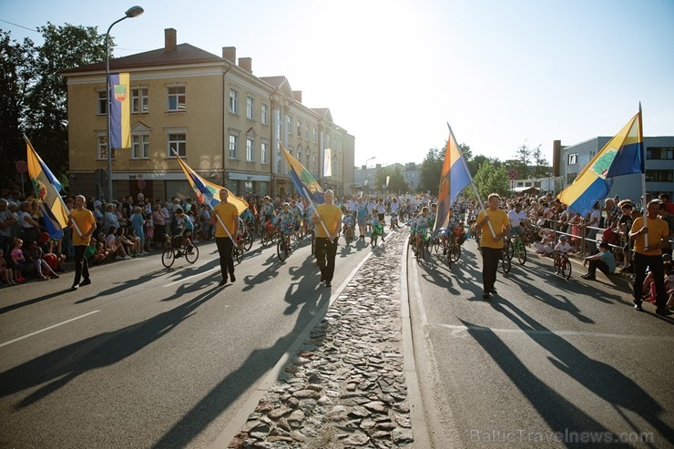 Valmierā nosvinēta pilsētas 736. Dzimšanas diena ar tradicionālām un jaunām aktivitātēm, kas iepriecinājušas ikvienu svētku dalībnieku Valmierā nosvinēta pilsētas 736. Dzimšanas diena ar tradicionālām un jaunām aktivitātēm, kas iepriecinājušas ikvienu svētku dalībnieku 260128