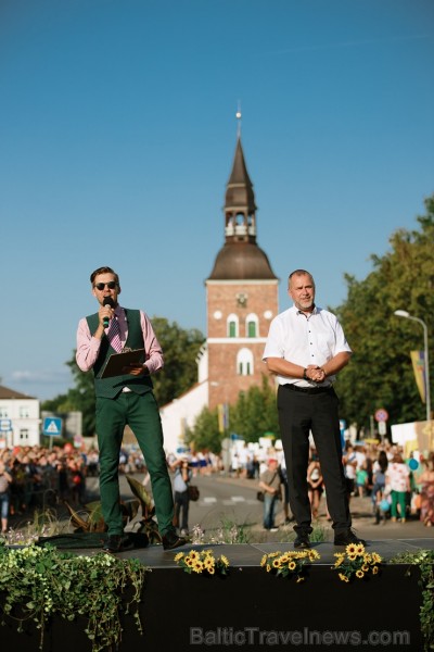 Valmierā nosvinēta pilsētas 736. Dzimšanas diena ar tradicionālām un jaunām aktivitātēm, kas iepriecinājušas ikvienu svētku dalībnieku Valmierā nosvinēta pilsētas 736. Dzimšanas diena ar tradicionālām un jaunām aktivitātēm, kas iepriecinājušas ikvienu svētku dalībnieku 260131