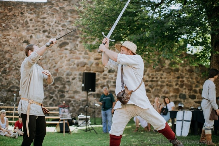 Valmierā nosvinēta pilsētas 736. Dzimšanas diena ar tradicionālām un jaunām aktivitātēm, kas iepriecinājušas ikvienu svētku dalībnieku Valmierā nosvinēta pilsētas 736. Dzimšanas diena ar tradicionālām un jaunām aktivitātēm, kas iepriecinājušas ikvienu svētku dalībnieku 260172