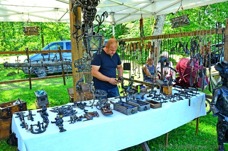 Sklandrauši ir pirmais Latvijas pārtikas produkts, kura ražošanu aizsargā Eiropas Savienība - šis gardums ir iekļauts Eiropas Komisijas reģistra sara Sklandrauši ir pirmais Latvijas pārtikas produkts, kura ražošanu aizsargā Eiropas Savienība - šis gardums ir iekļauts Eiropas Komisijas reģistra sara 260494