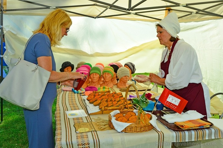 Sklandrauši ir pirmais Latvijas pārtikas produkts, kura ražošanu aizsargā Eiropas Savienība - šis gardums ir iekļauts Eiropas Komisijas reģistra sara Sklandrauši ir pirmais Latvijas pārtikas produkts, kura ražošanu aizsargā Eiropas Savienība - šis gardums ir iekļauts Eiropas Komisijas reģistra sara 260503