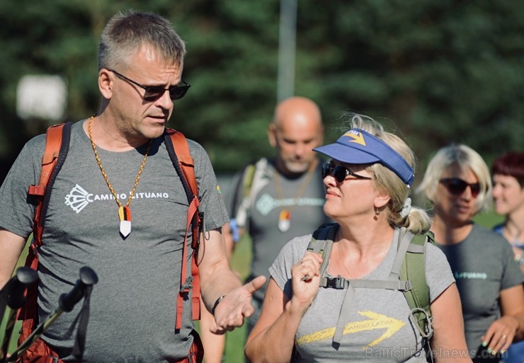 Sv. Jēkaba dienā tika atklāta un iesvētīta Latvijā pirmā gliemežvāka simbola zīme un izsniegta pirmā Latvijas svētceļnieka pase latvietim Bruno Skaram Sv. Jēkaba dienā tika atklāta un iesvētīta Latvijā pirmā gliemežvāka simbola zīme un izsniegta pirmā Latvijas svētceļnieka pase latvietim Bruno Skaram 260513