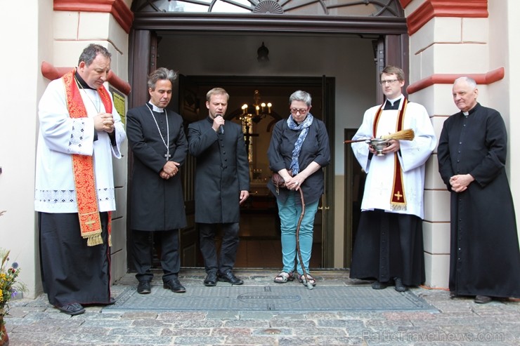 Sv. Jēkaba dienā tika atklāta un iesvētīta Latvijā pirmā gliemežvāka simbola zīme un izsniegta pirmā Latvijas svētceļnieka pase latvietim Bruno Skaram Sv. Jēkaba dienā tika atklāta un iesvētīta Latvijā pirmā gliemežvāka simbola zīme un izsniegta pirmā Latvijas svētceļnieka pase latvietim Bruno Skaram 260525