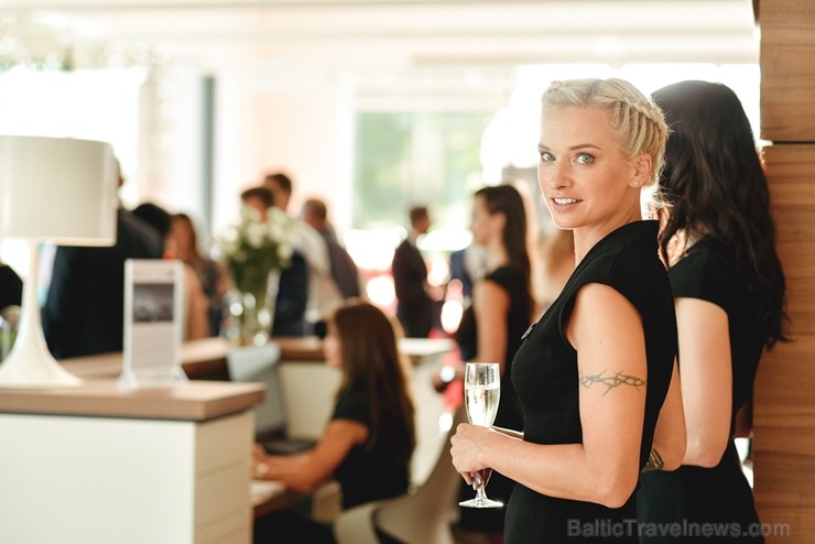 Ar ekskluzīvu auto prezentāciju Jaguar Land Rover zīmolu pārstāvis Inchcape Motors atklāj Baltijā lielāko Jaguar Land Rover autocentru Ar ekskluzīvu auto prezentāciju Jaguar Land Rover zīmolu pārstāvis Inchcape Motors atklāj Baltijā lielāko Jaguar Land Rover autocentru 260537