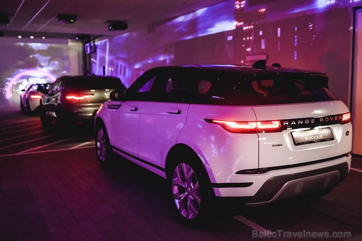 Ar ekskluzīvu auto prezentāciju Jaguar Land Rover zīmolu pārstāvis Inchcape Motors atklāj Baltijā lielāko Jaguar Land Rover autocentru Ar ekskluzīvu auto prezentāciju Jaguar Land Rover zīmolu pārstāvis Inchcape Motors atklāj Baltijā lielāko Jaguar Land Rover autocentru 260540
